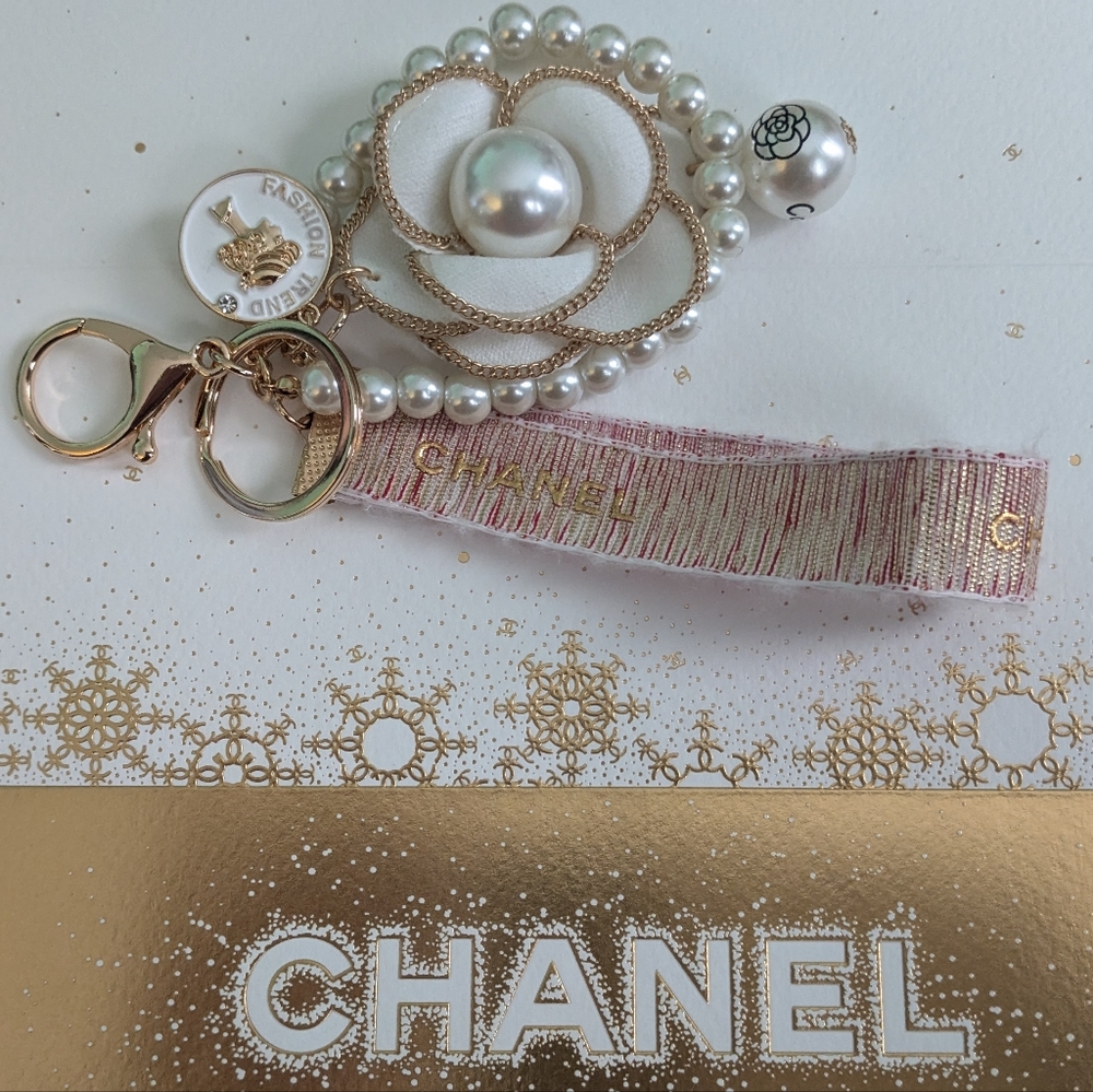 Chanel keychain - Picture 2 of 7